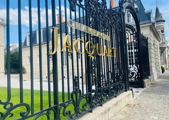 Coquebert Confortable Proche Centre Reims